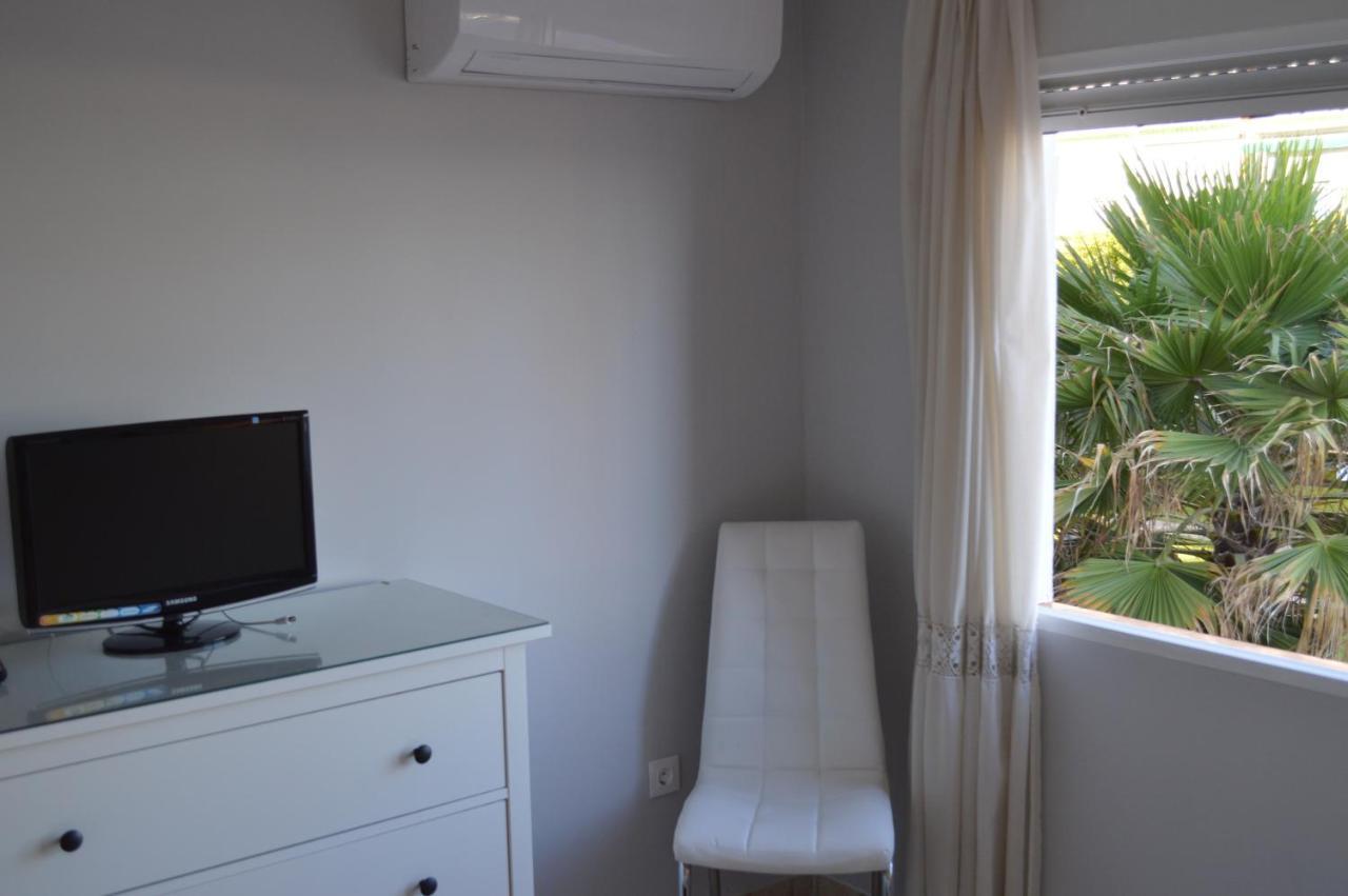 Seafront Recently Renovated Apartments Benalmádena Exteriör bild